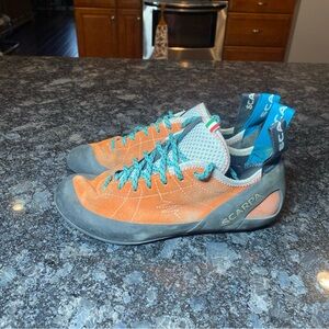 Scarpa Women's Helix Rock Climbing Shoes - Orange EU 38 1/2 USW 7 1/3 USM 6 1/3